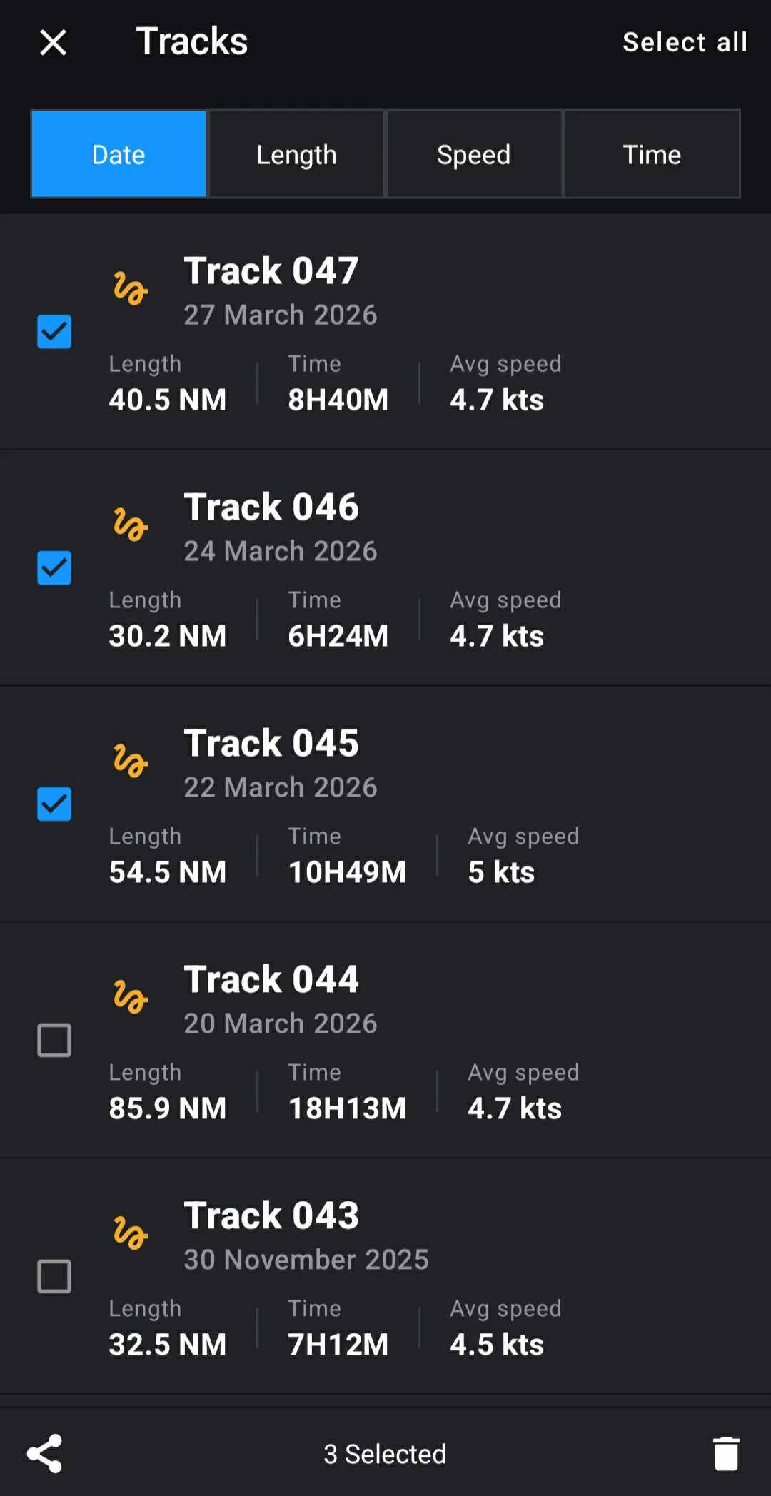 Navionics tracks list with three tracks selected via checkboxes